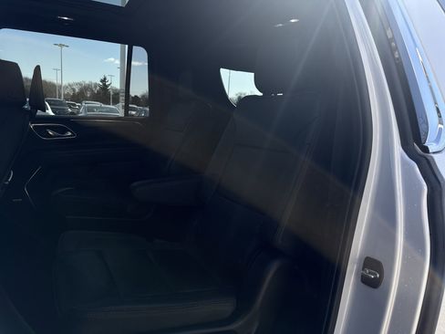 Used 2023 Chevrolet Suburban High Country image 26