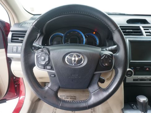 Used 2014 Toyota Camry XLE w/ Leather Package FWD image 15