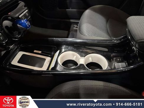 Used 2016 Toyota Prius Three FWD image 17