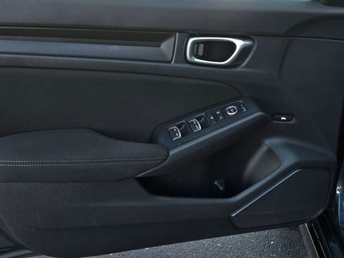 Used 2022 Honda Civic Sport image 9