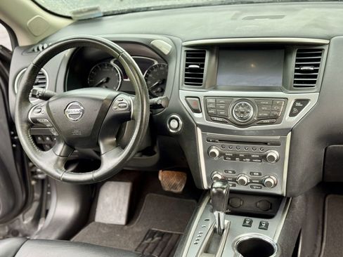 Used 2017 Nissan Pathfinder SL w/ SL Premium Package AWD/4WD image 8