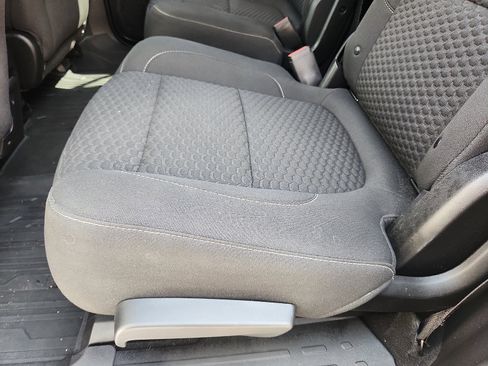 Used 2019 GMC Acadia SLE image 28