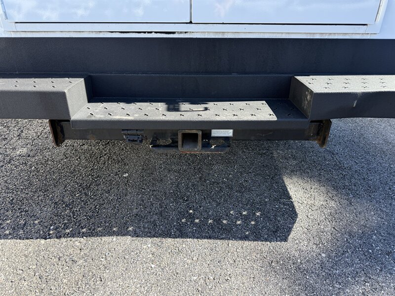 Used 2021 Chevrolet Express 3500 w/ Power Convenience Package RWD image 21