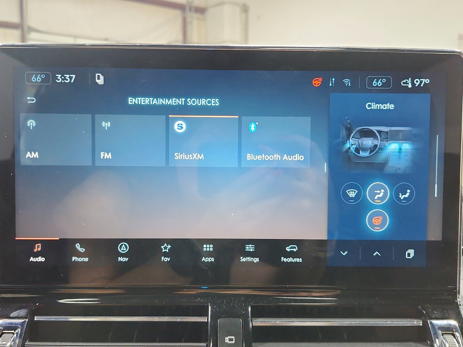 Used 2023 Lincoln Navigator Reserve AWD/4WD image 15