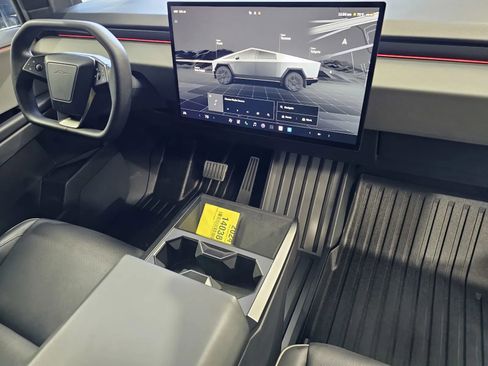 Used 2024 Tesla Cybertruck AWD Crew Cab image 5