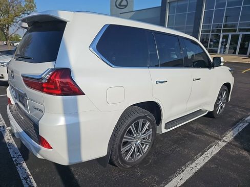 Used 2016 Lexus LX 570 4WD w/ Luxury Package image 4