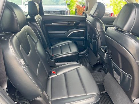 Certified 2025 Kia Telluride S AWD/4WD image 15