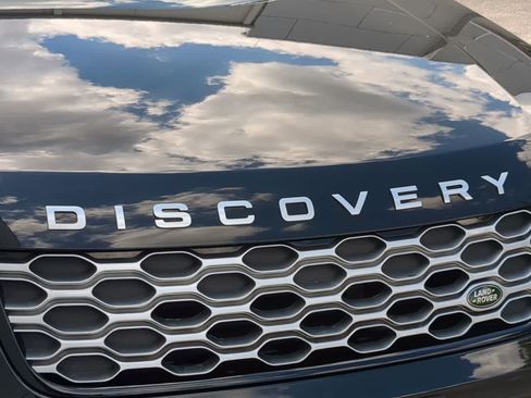 Certified 2025 Land Rover Discovery S AWD/4WD image 13