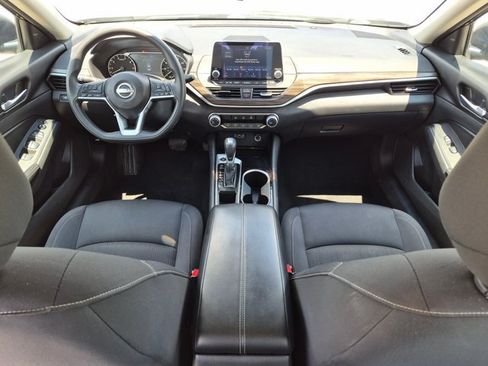 Used 2024 Nissan Altima 2.5 SV FWD image 17