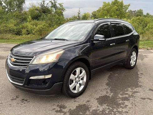 Used 2016 Chevrolet Traverse LT w/ Style and Technology Package FWD image 7