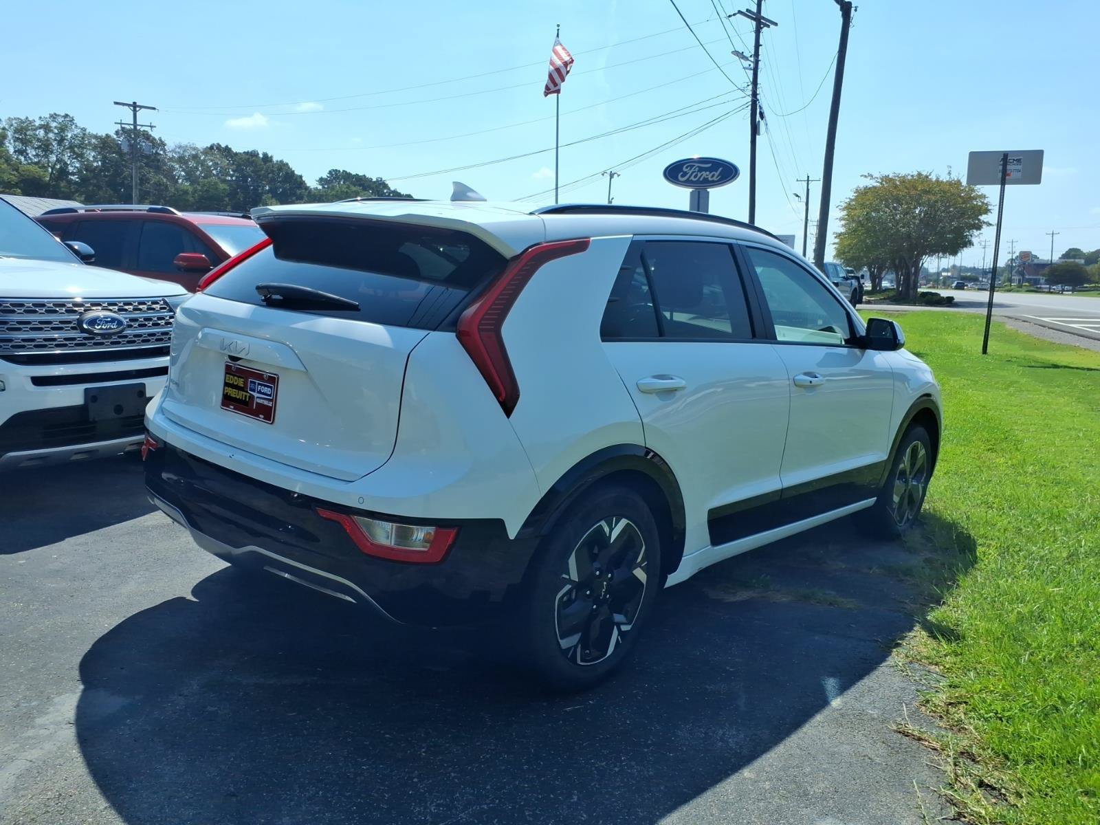 Used 2024 Kia Niro Wind FWD image 4