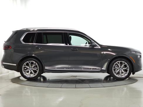 Used 2026 BMW X7 xDrive40i w/ Premium Package AWD/4WD image 11
