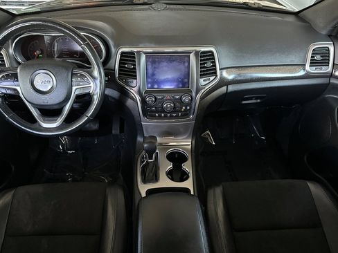 Used 2018 Jeep Grand Cherokee Altitude RWD image 14