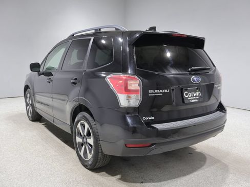 Used 2017 Subaru Forester 2.5i Premium w/ All-Weather Package AWD/4WD image 5
