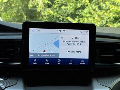 Used 2022 Ford Explorer XLT w/ Equipment Group 202A RWD image 41