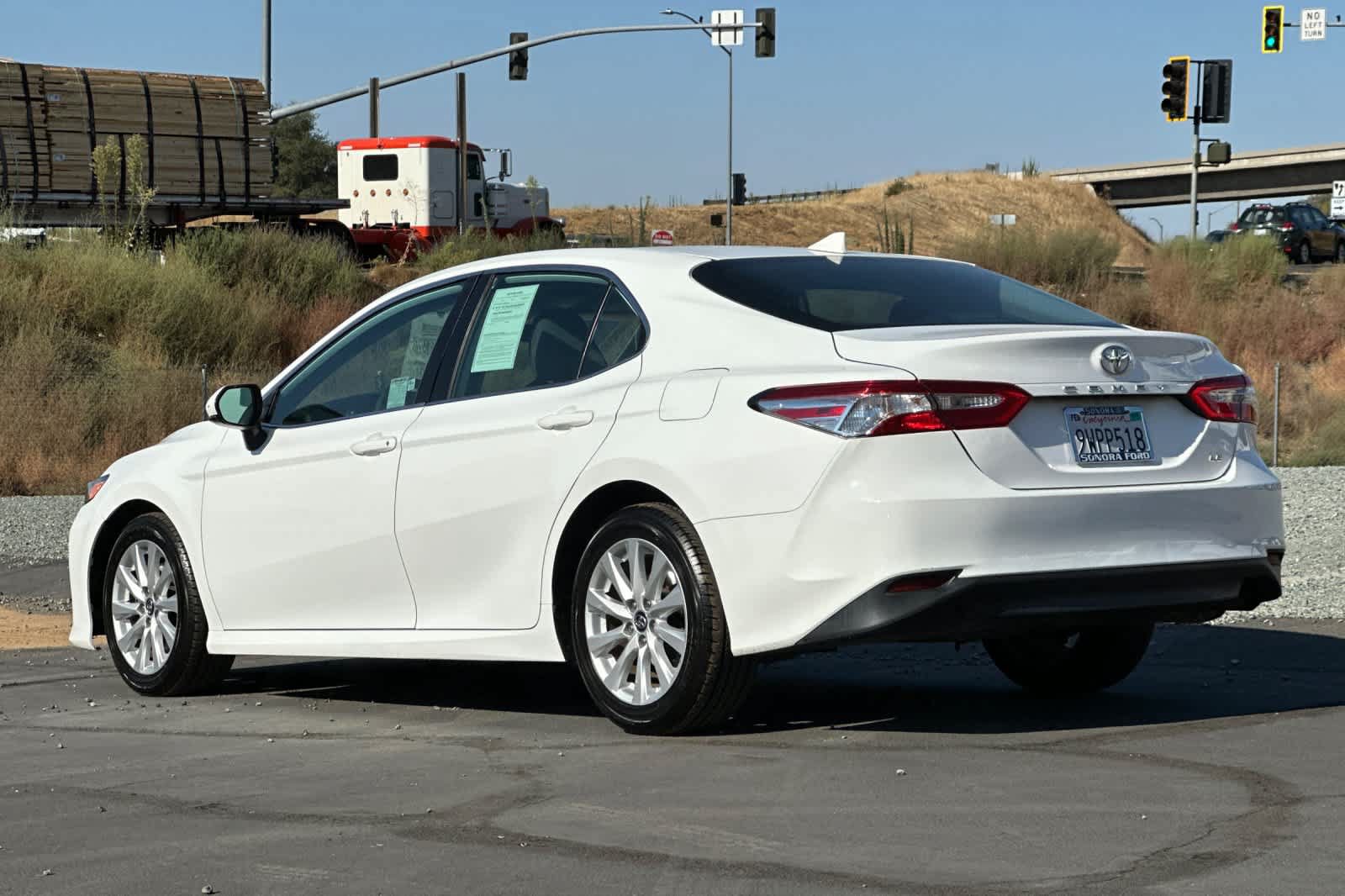 Used 2020 Toyota Camry LE FWD image 6