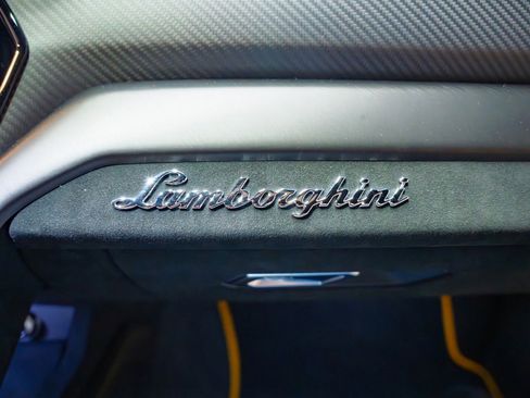 Used 2024 Lamborghini Urus Performante image 33