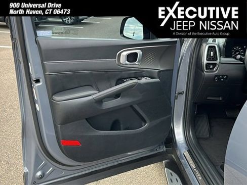 Used 2023 Kia Sorento SX image 8