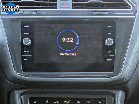 Certified 2024 Volkswagen Tiguan SEL R-Line image 19