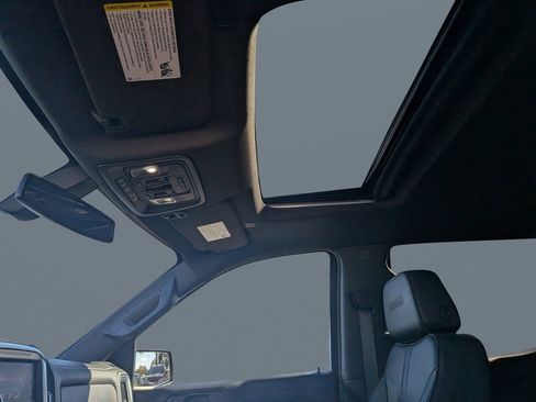 Used 2022 Chevrolet Silverado 1500 High Country w/ Z71 Off-Road Package image 19