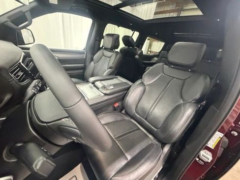 Used 2025 Jeep Wagoneer Series II w/ Convenience Group I AWD/4WD image 5