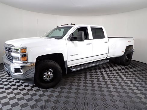 Used 2015 Chevrolet Silverado 3500 LTZ AWD/4WD image 11