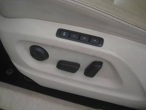 Used 2013 Volkswagen Tiguan S AWD/4WD image 26