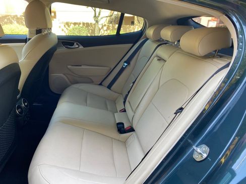 Used 2022 Kia Stinger GT1 RWD image 39