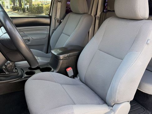 Used 2014 Toyota Tacoma 2WD Access Cab w/ Convenience Package image 29