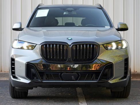 Used 2024 BMW X5 xDrive50e w/ M Sport Package AWD/4WD image 7