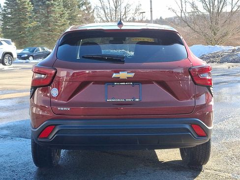 Used 2024 Chevrolet Trax LS image 5