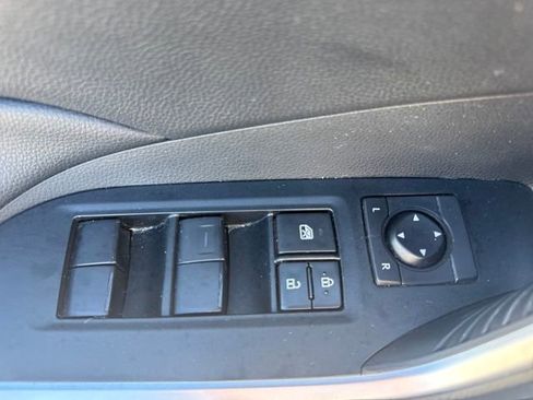 Used 2021 Toyota RAV4 XLE image 21