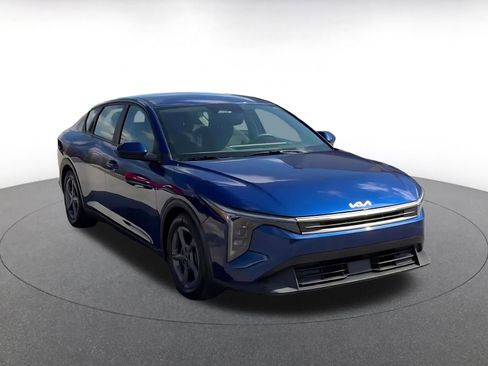 Used 2025 Kia K4 LXS image 3