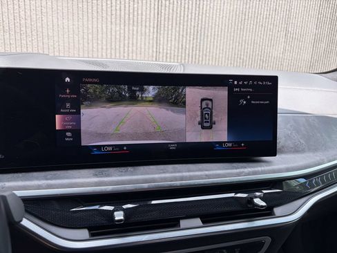 Used 2023 BMW X7 xDrive40i w/ M Sport Package AWD/4WD image 49
