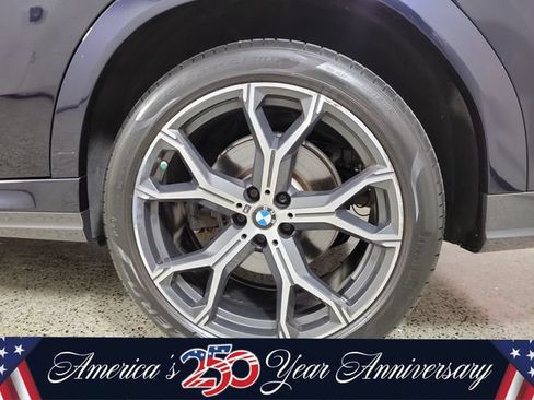 Used 2022 BMW X6 xDrive40i w/ M Sport Package AWD/4WD image 8