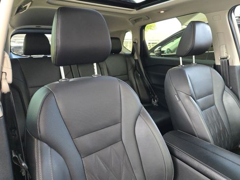 Certified 2025 Nissan Rogue Platinum image 32