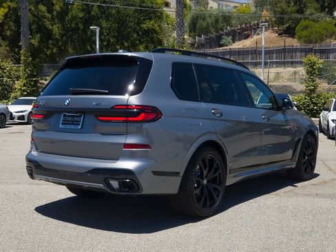New 2026 BMW X7 xDrive40i w/ M Sport Package AWD/4WD image 17