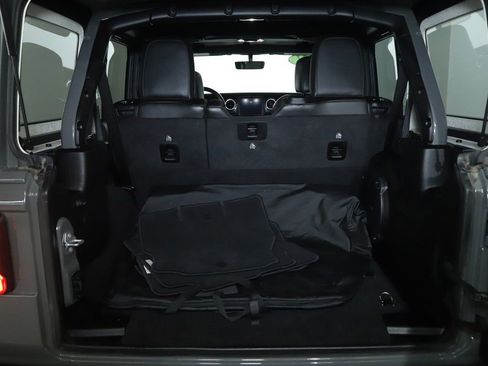 Used 2021 Jeep Wrangler Unlimited Sahara image 29