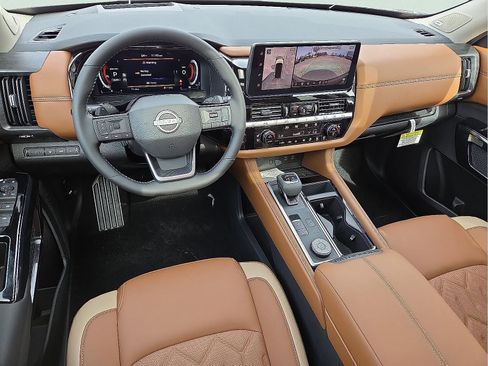 New 2026 Nissan Pathfinder Platinum image 12