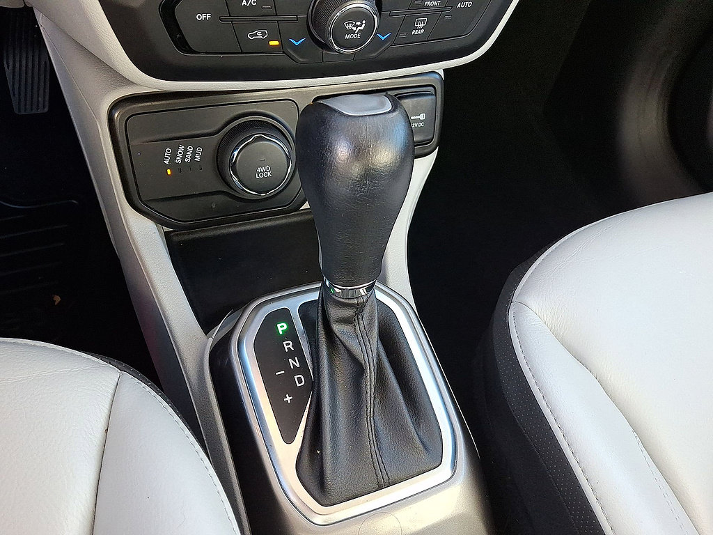 Certified 2022 Jeep Renegade Limited AWD/4WD image 12