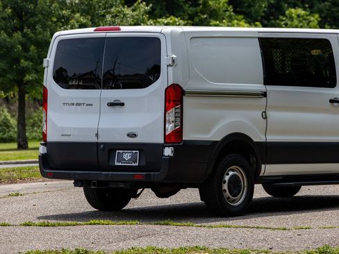 Used 2019 Ford Transit 250 130 Low Roof image 5