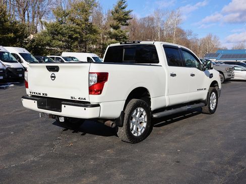 Used 2017 Nissan Titan SL image 7