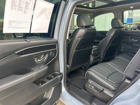 Used 2023 Honda Pilot Elite image 11