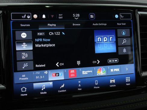 Used 2023 Chrysler Pacifica Pinnacle image 23