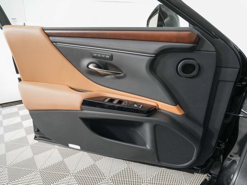 New 2025 Lexus ES 350 w/ Premium Package image 10