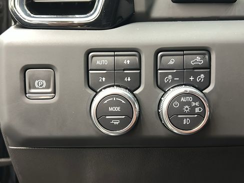 Used 2024 GMC Sierra 1500 Denali Ultimate image 31