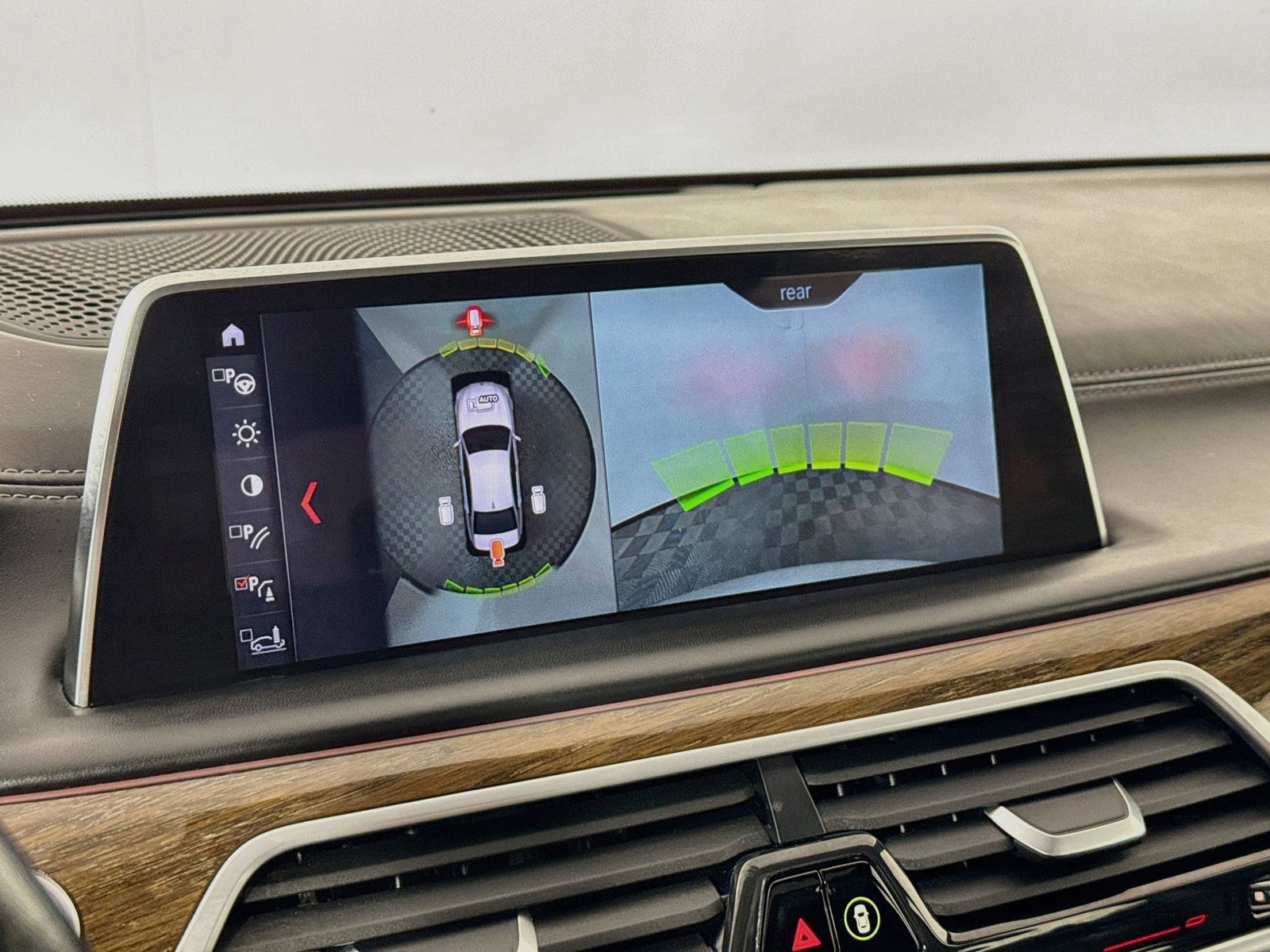 Used 2018 BMW 750i xDrive AWD/4WD image 13