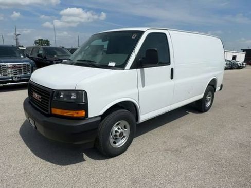 New 2026 GMC Savana 2500 image 4