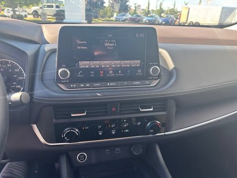Used 2023 Nissan Rogue S AWD/4WD image 14