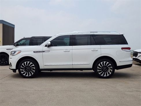 New 2024 Lincoln Navigator Black Label image 4